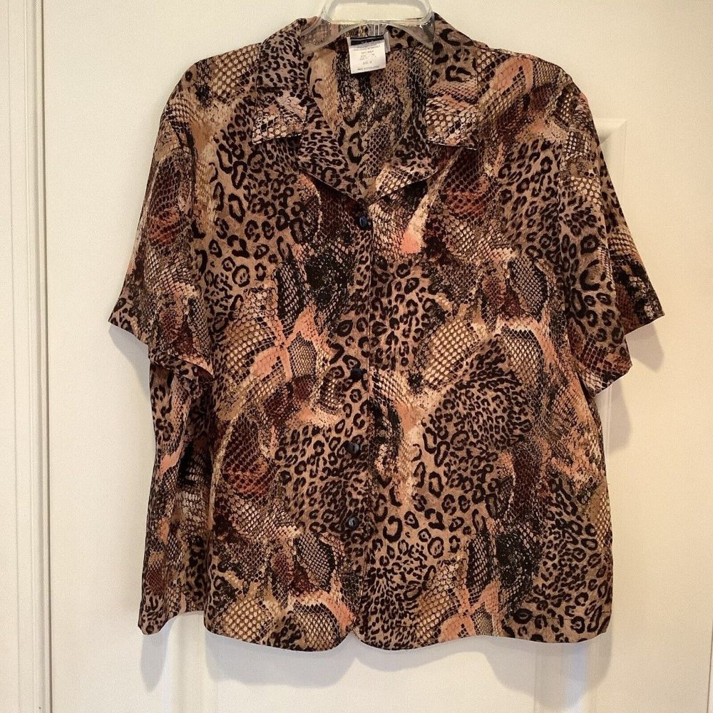 Nikki Women Shirt Size 18 Brown Animal Print Short Sleeve Blouse Button Up Top